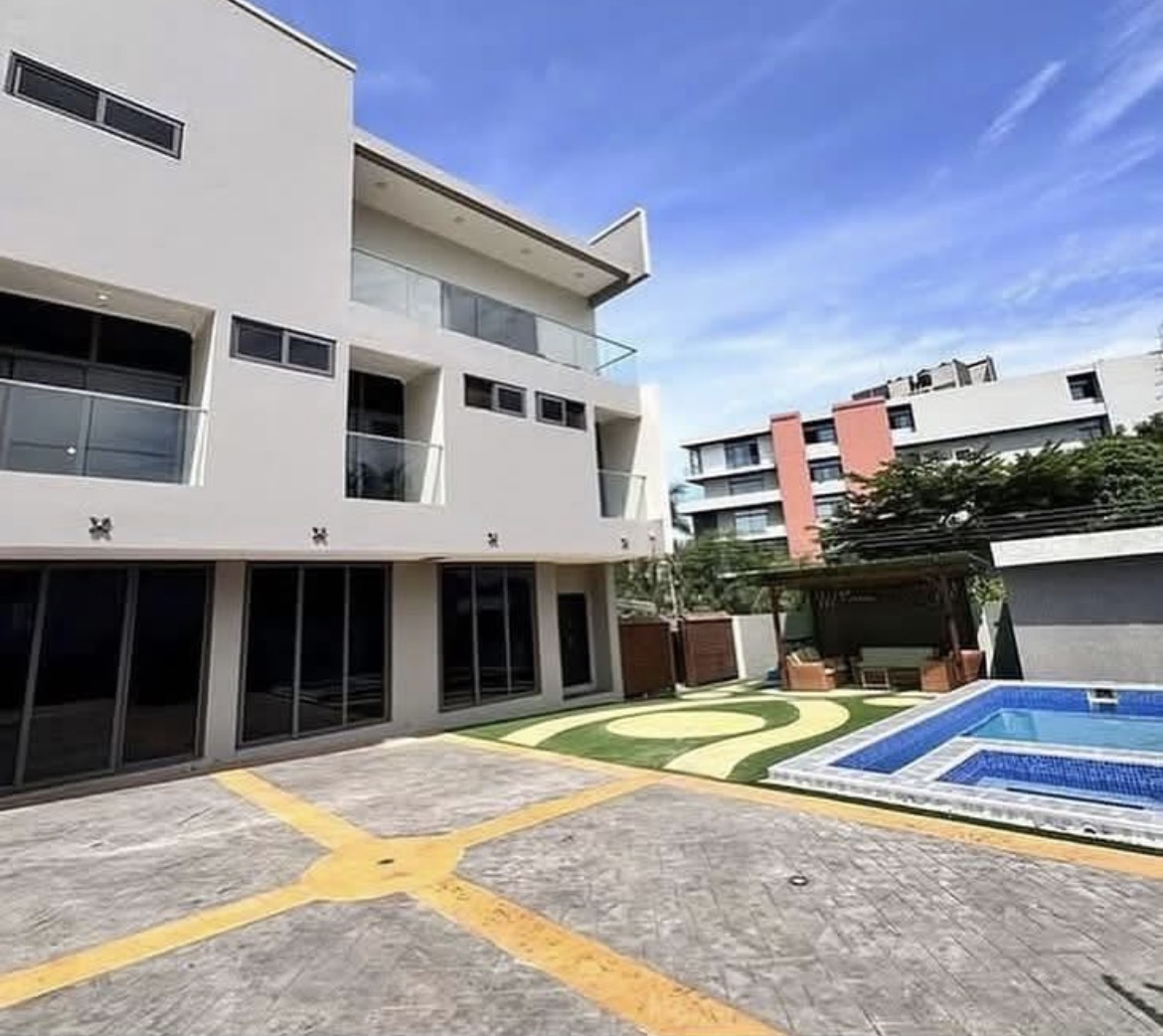 4-BEDROOM FURNISHED