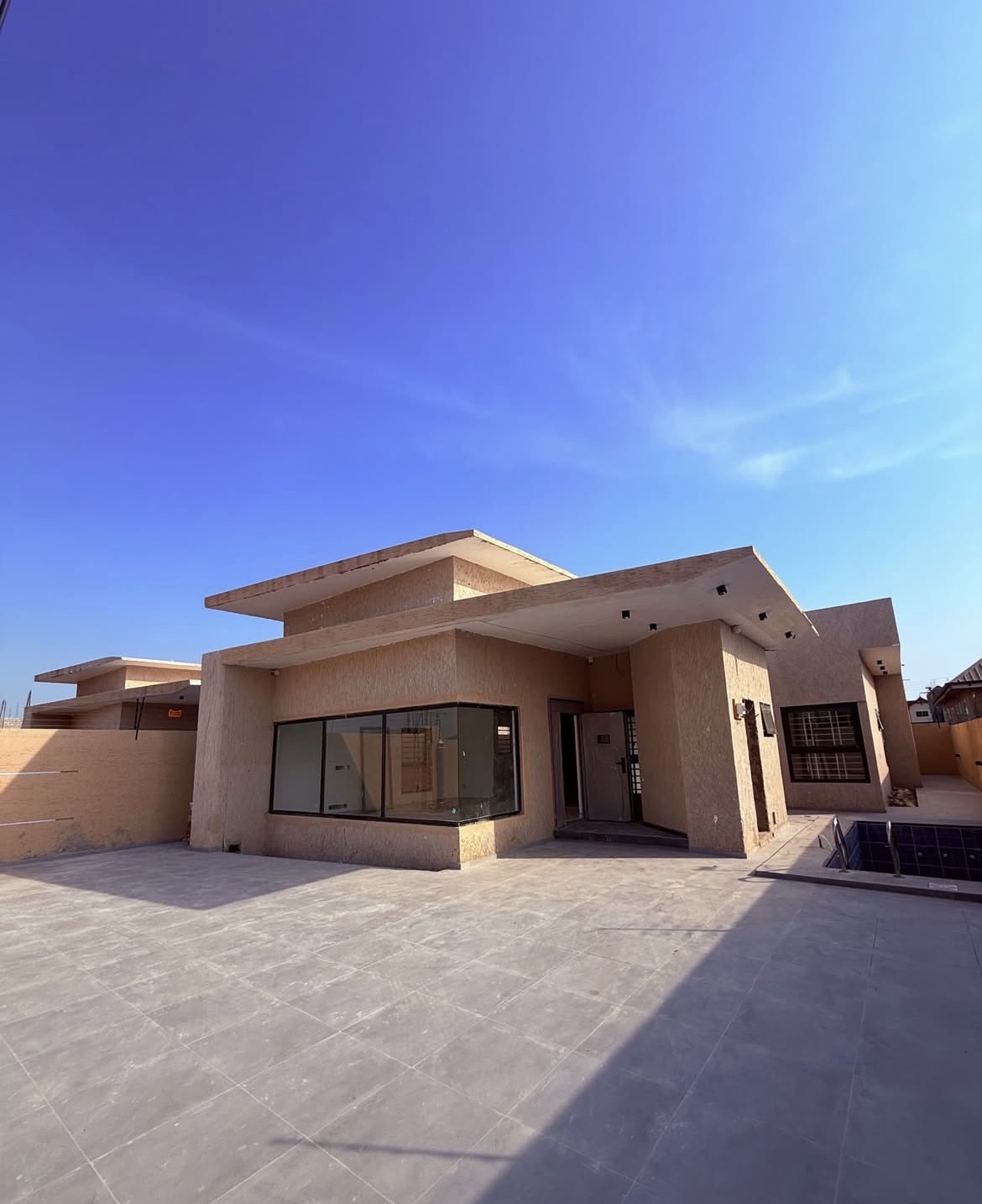 3BEDROOMS